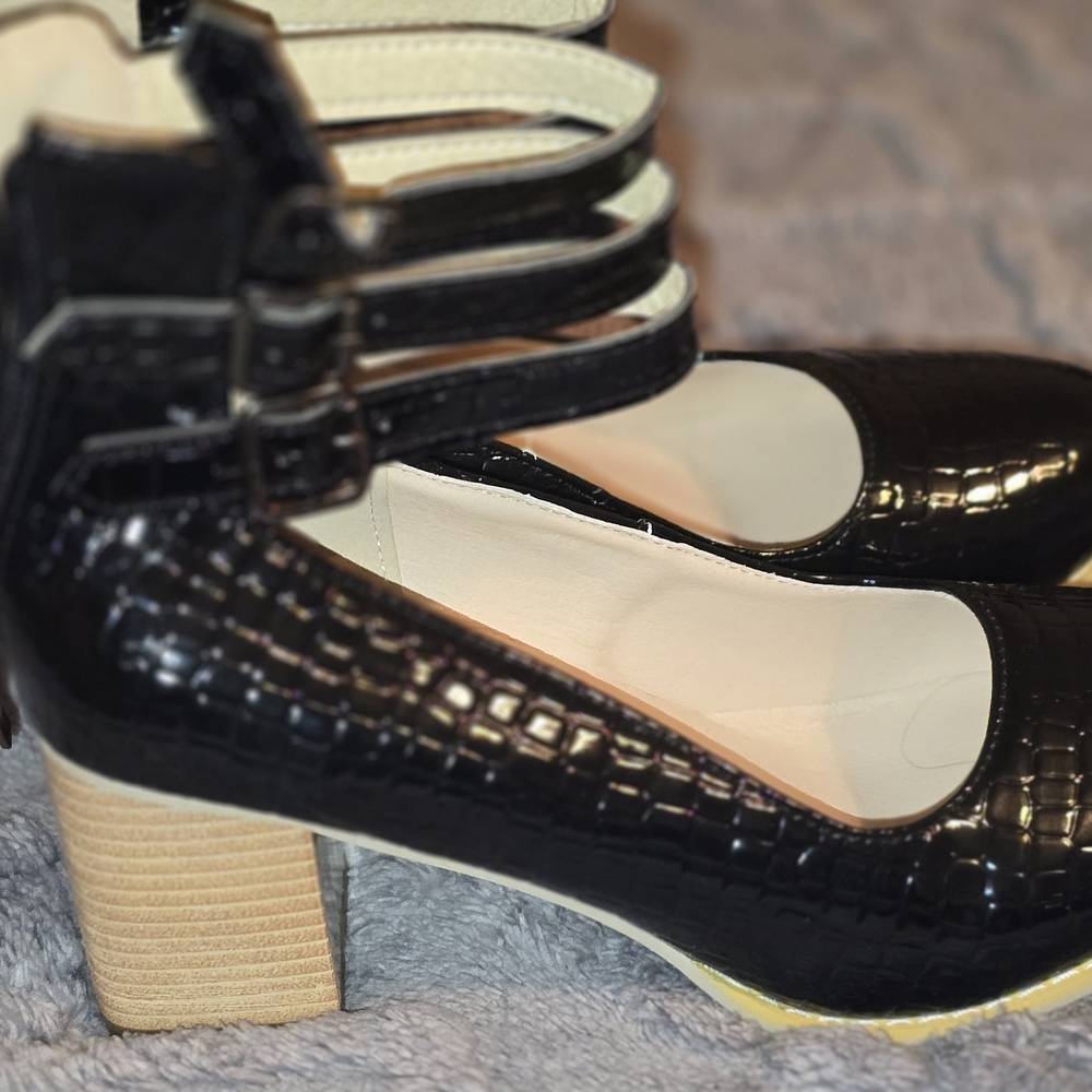SHEIN Black Textured Block Heels